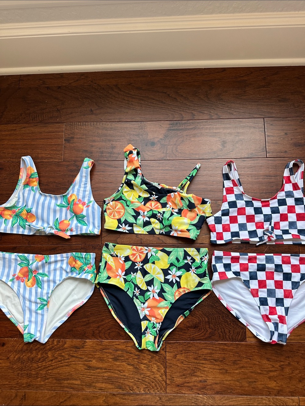Old Navy set of 3 CUTE bikinis!